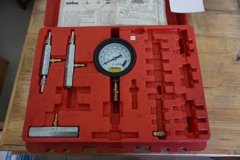lot 17 image: US General Model 97706 Fuel Injection Pressure Test Kit With Case
