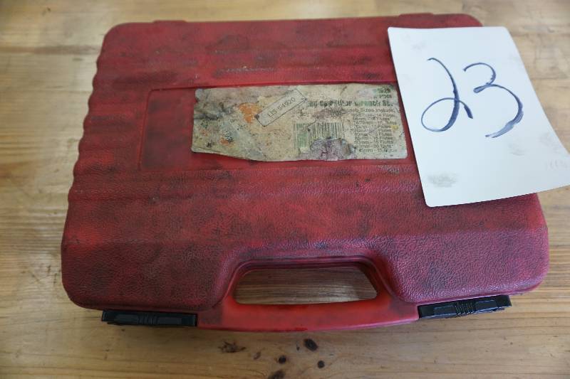 lot 23 image: Filter Flute Wrenches in Assorted Sizes With Case