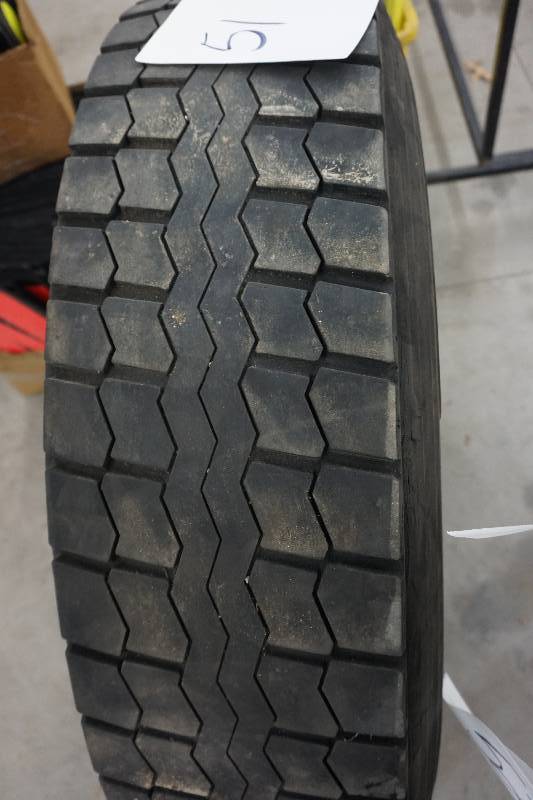 lot 51 image: Goodyear 306 Semi Truck Tire