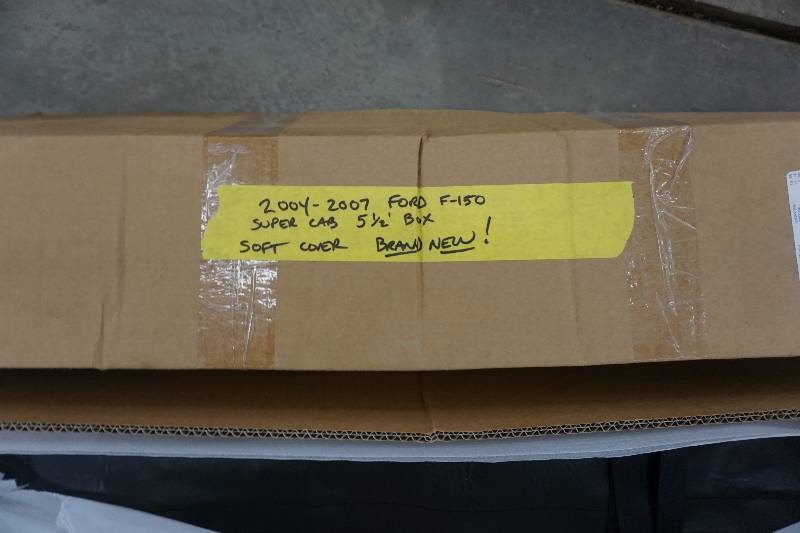 lot 115 image: 2004 - 2007 Ford - 150 SoftTonneau Cover For 5 12 Box