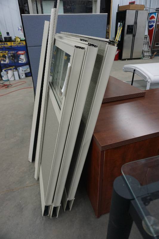 lot 133 image: 4 PC Office Cubicle Partition Panels With Glass Panels