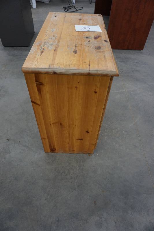 lot 136 image: Cedar Style 5 Drawer Storage Cabinet