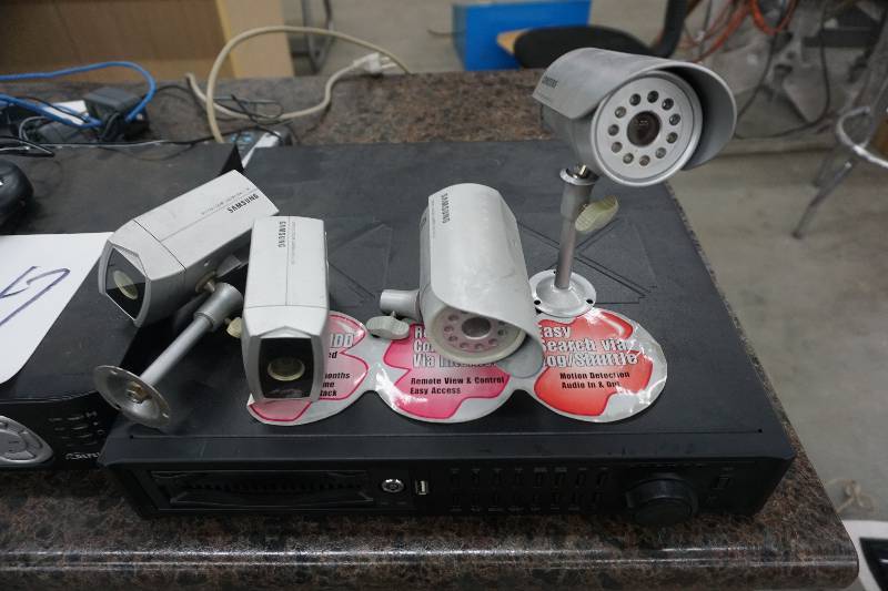 lot 147 image: Samsung and X10.Com Brand Security Systems