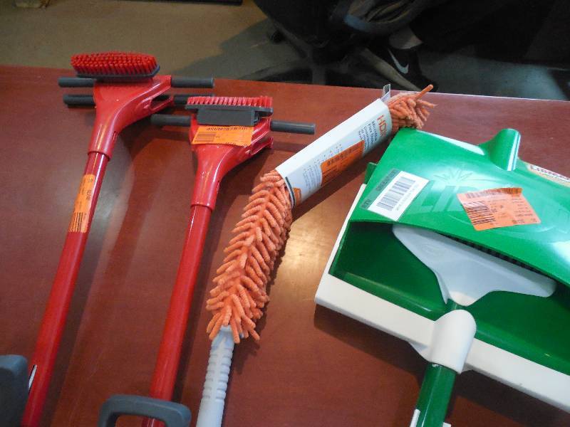 lot 69 image: BROOM  MOP LOT