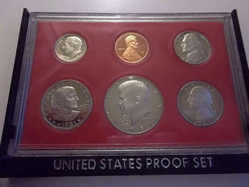1981 US Mint Proof Set With SBA Dollar