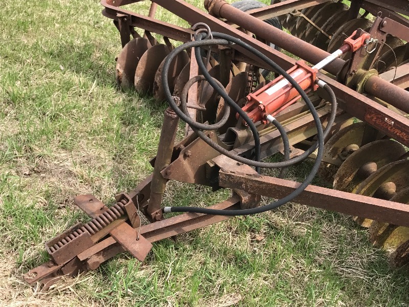 lot 3 image: Kewanee Wheel-Mounted Disc Harrow