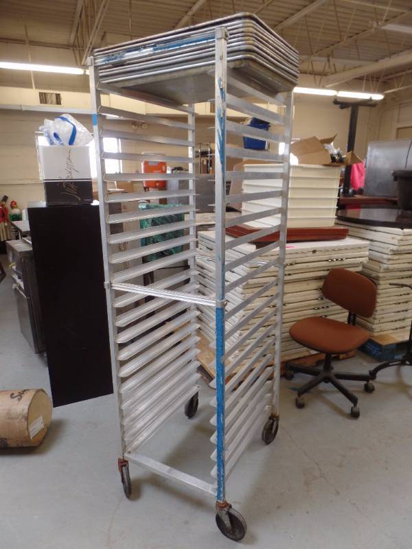ROLLING PAN RACK WITH PANS