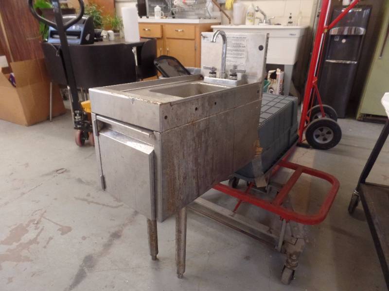 UNDERBAR HAND SINK