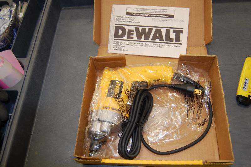 lot 2 image: DW281 6.5 Amp VSR Positive-Clutch Screwdriver
