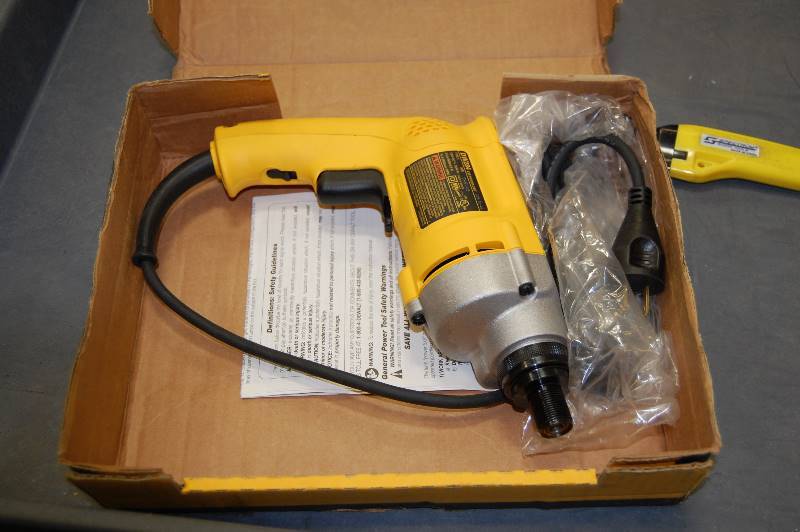 lot 3 image: 6.5 Amp 0-2500 RPM VSR Positive Clutch Power Screwdriver