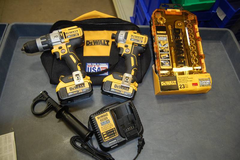 lot 11 image: 20V Max (4.0 Ah) Li-Ion Brushless Cordless Hammerdrill & Impact Kit wFree Tool Kit