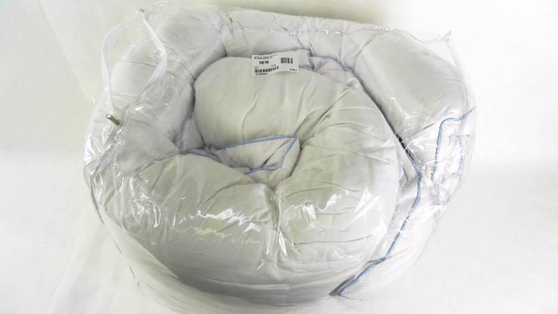 lot 1617 image: Sensorpedic 3 Deluxe Queen Memory Foam  Polyester Mattress Topper
