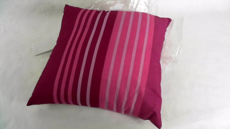 lot 1656 image: alcove Nassau B Carol Pillow