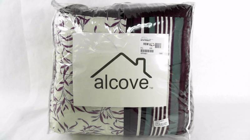lot 1662 image: Alcove Lisbon 20 Pc. Bedset -Queen