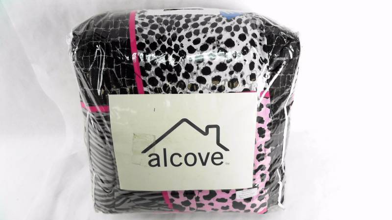 lot 1667 image: Alcove Kenya Patch 20 Pc. Bedset - Queen Size