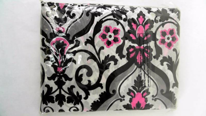 lot 1672 image: Alcove Laura Damask Panel Pair 84x84