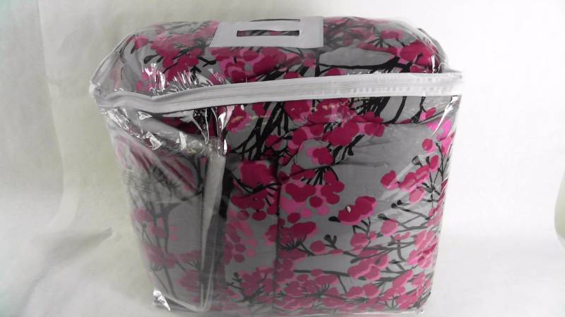 lot 1706 image: Alcove 20Pc NALA - Queen Blue-Fuchsia-Silver Queen Comforter Set