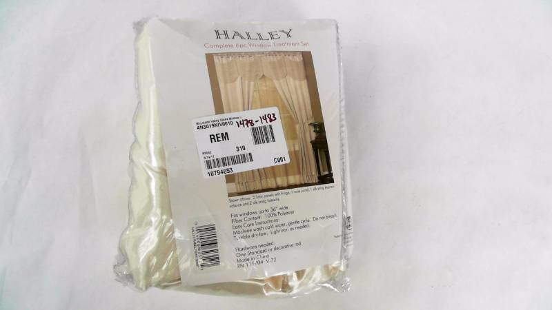 lot 1478 image: McLeland Halley 56x84 Window In A Bag Ivory