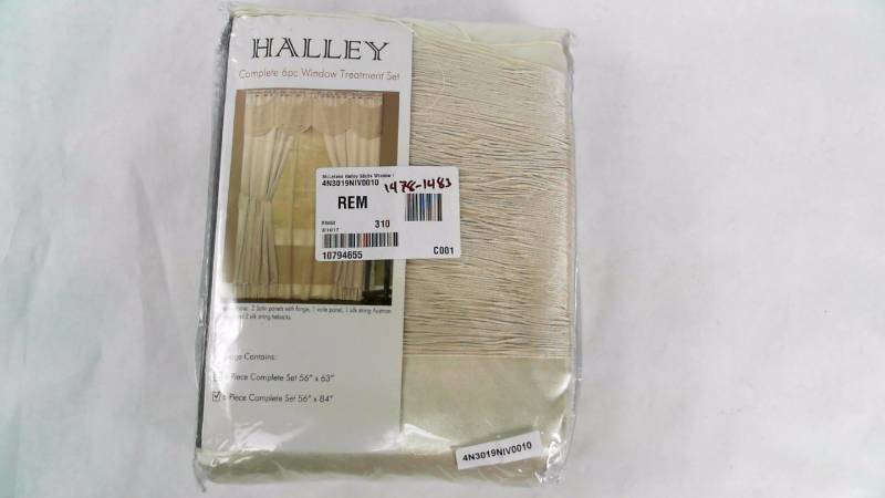 lot 1479 image: McLeland Halley 56x84 Window In A Bag Ivory