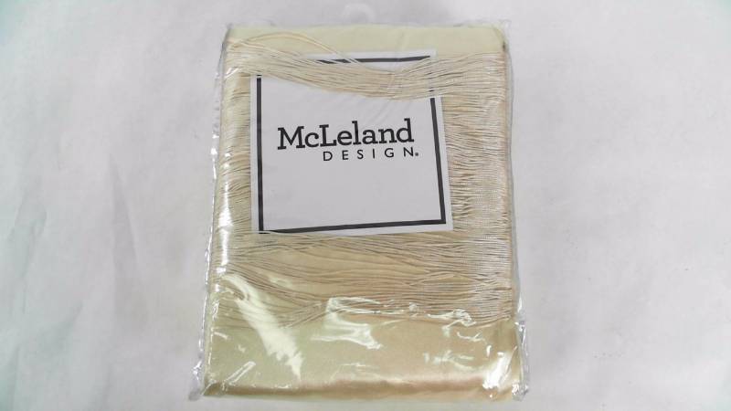 lot 1480 image: McLeland Halley 56x84 Window In A Bag Ivory