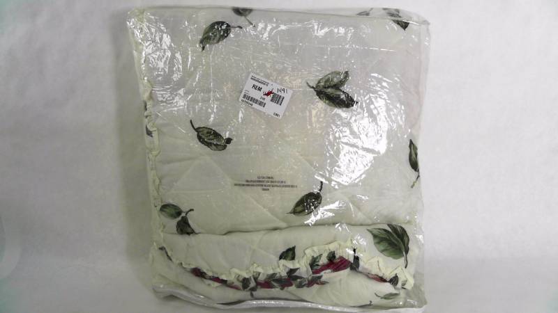 lot 1491 image: Melissa Quilt Top Burgundy Comforter - Queen Size