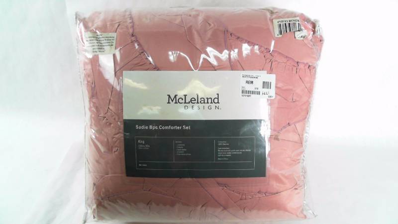 lot 1554 image: MLD Sadie 8pc Comforter Set - Rose - King Size 