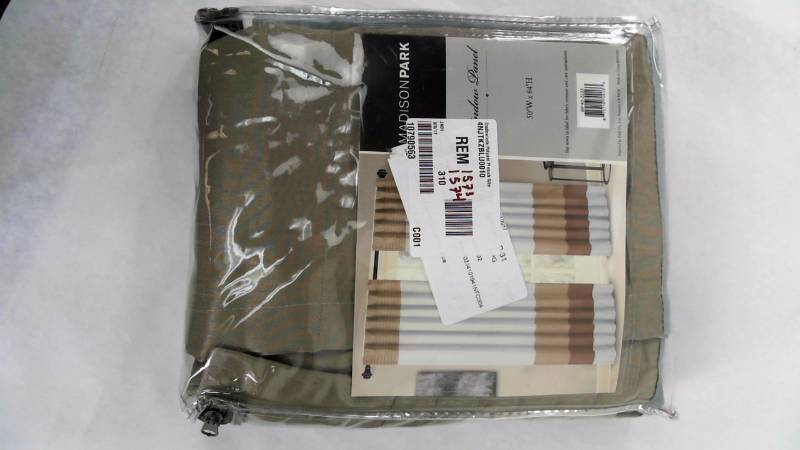 lot 1574 image: Tradewinds Polyoni Pintuck Win Blue Curtain