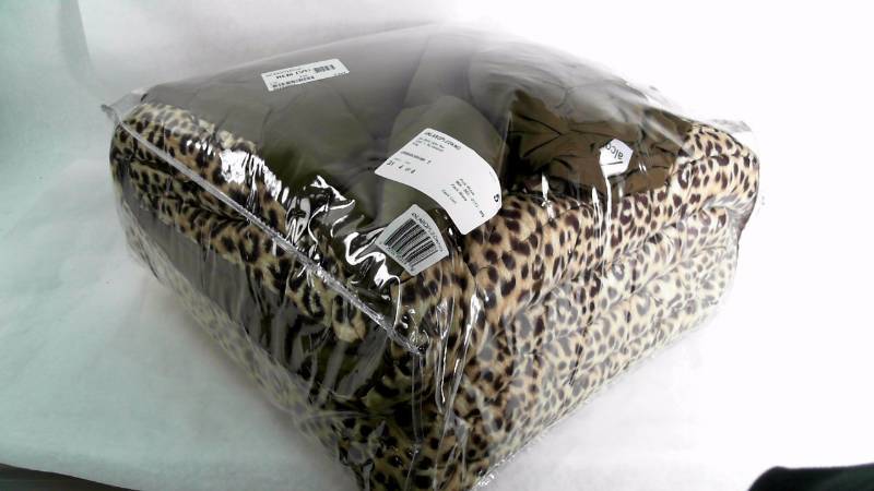 lot 1591 image: Alcove Solid Color Reversible Comforter - Leopard King Size Comforter Set