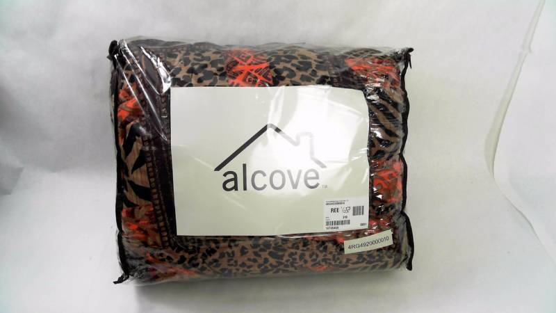 lot 1637 image: Alcove Wild Life 8pc Comforter Set-Full