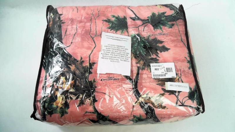 lot 1649 image: Superflauge 8pc Bed Set-Full Pink