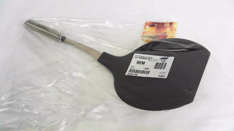 lot 1940 image: Presto ExtraLarge Flexible Nylon Pancake Turner