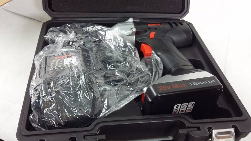lot 2090 image: Master Craft Li-ion 20V max Impact Driver Drill