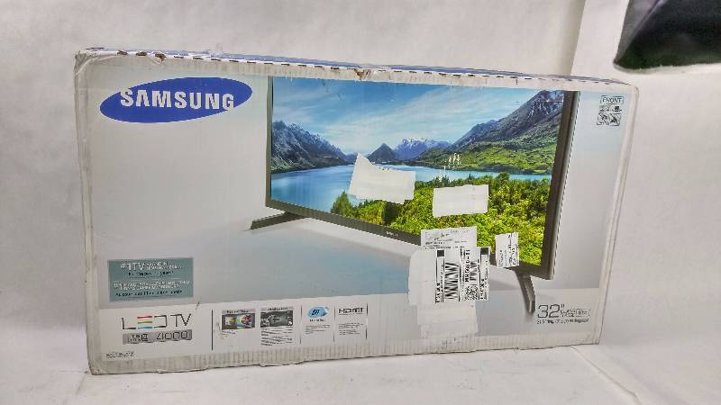 lot 2011 image: Samsung 32 720p LED TV