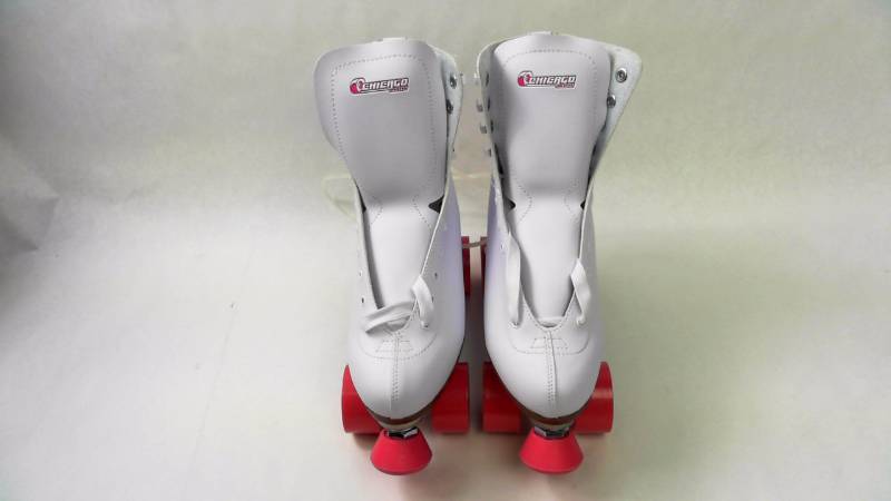 lot 2121 image: Womens Chicago Rink Skate Ladies Adult - Size 9
