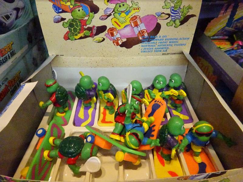 3 cases turtles boarders, 5 cases stunt racers, doz super hiway patrols