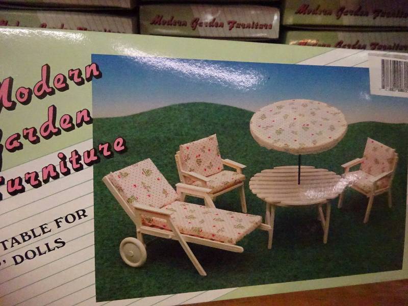 18 doll furniture, tumbling dog, case happy farm, IQ games, 2 cases magnetic banks