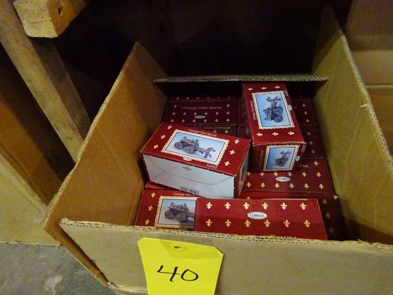 Case vintage fire horse figures, 44 dz soccer pens