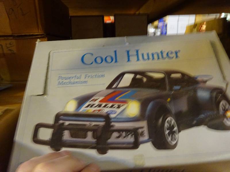 Cool Hunter, 4 Cases Big Wheels, 30 Tour Buses, Case Jaguar Car Tins, Others