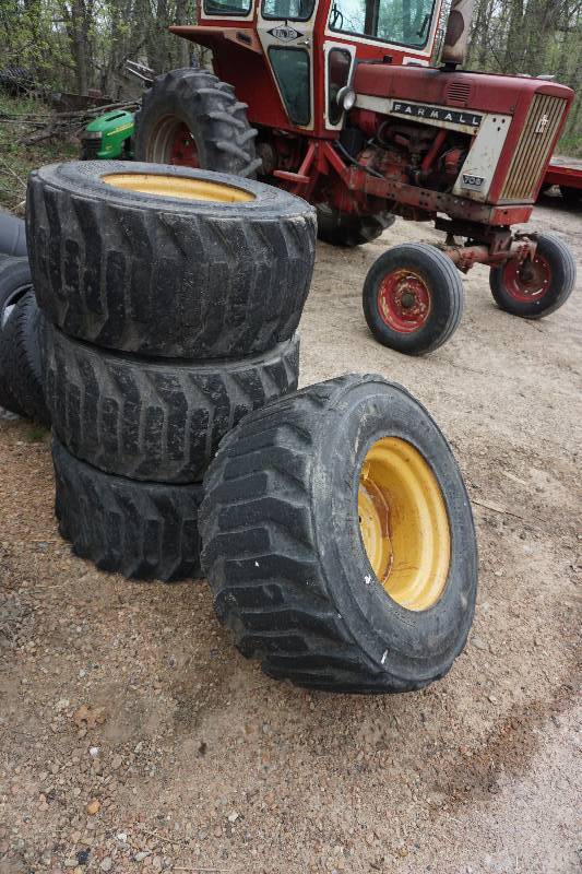 Set of 4 Cat Brand Flotation Skid Loader Tires and Rims