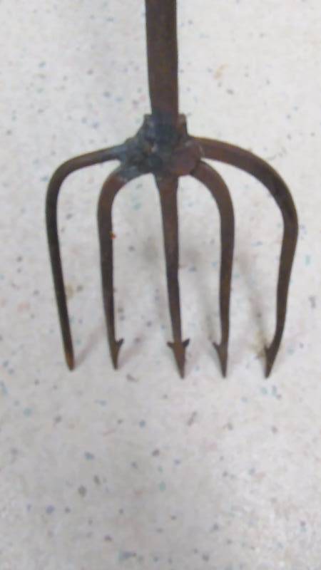Vintage 5 Point Trident Sucker Spear