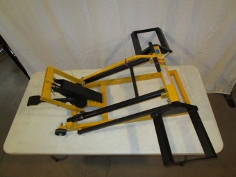 lot 11 image: ATV-Lawn Mower Service Jack