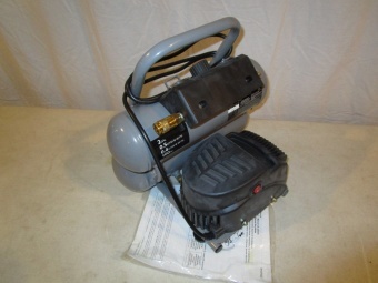 lot 28 image: Morgan 2 Gallon Air Compressor