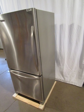 lot 51 image: Kitchen Aid RefrigeratorFreezer