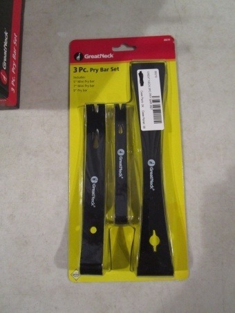 lot 94 image: Great Neck 3 Pc Pry Bar Set