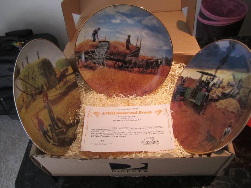 lot 10 image: 3 Collector plates by Emmett Kaye f...