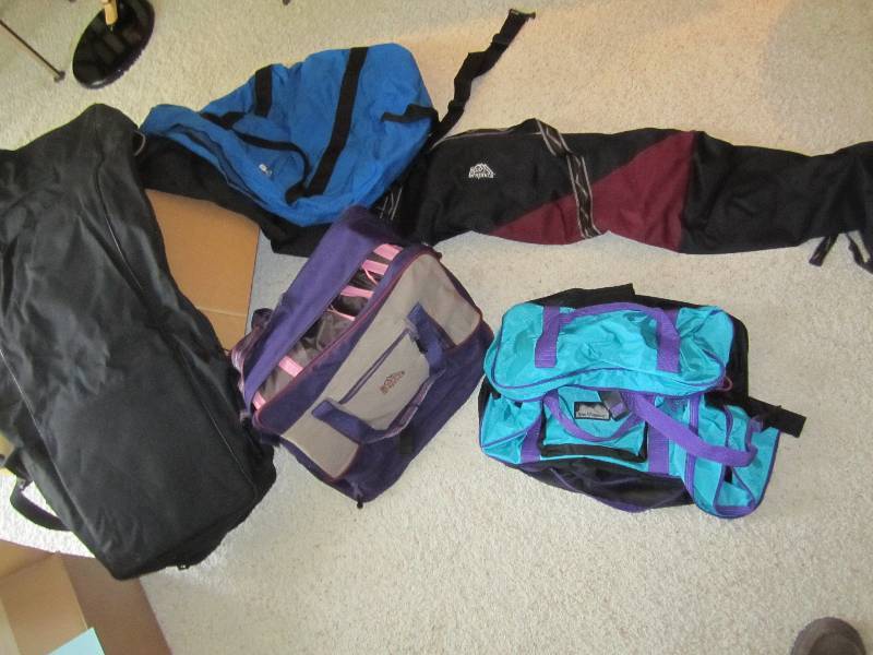 lot 18 image: Lot of sports bags, clean and good ...