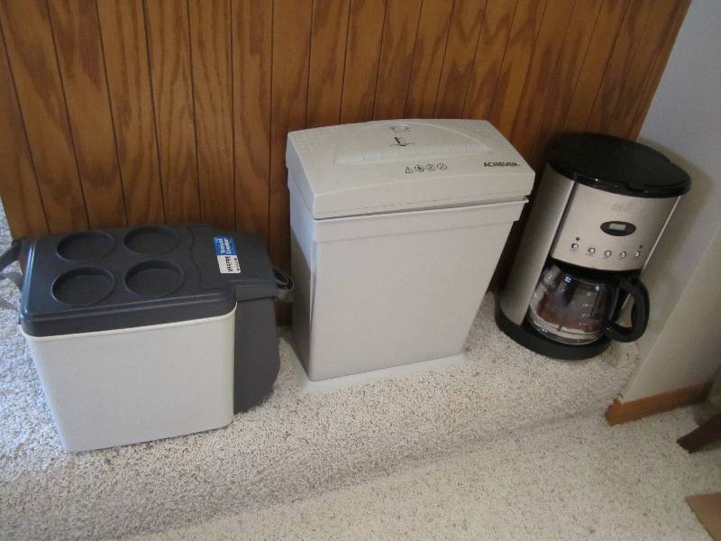 lot 26 image: Cooler, Coffee maker and paper shre...
