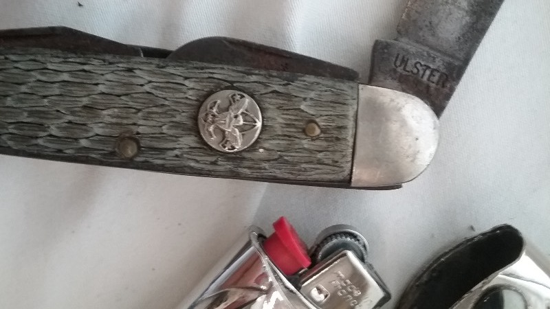 3-Pocket Knives & Dolphin Lighter Holder