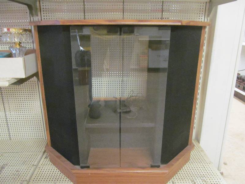 lot 35 image: stereo cabinet