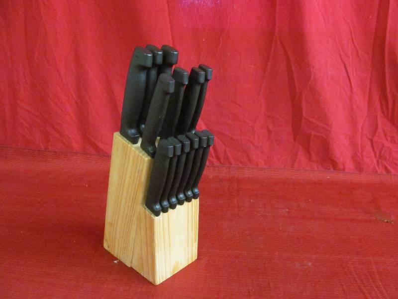 lot 37 image: Chef mate knife set